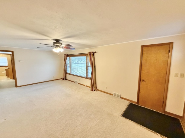 305 Pershing, STILLMAN VALLEY, Illinois 61084, 3 Bedrooms Bedrooms, ,2 BathroomsBathrooms,House,For Sale,Pershing,202507735