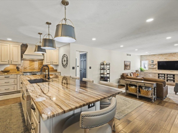 14161 Hickory Rise, ROSCOE, Illinois 61073, 5 Bedrooms Bedrooms, ,3 BathroomsBathrooms,House,For Sale,Hickory Rise,202507740