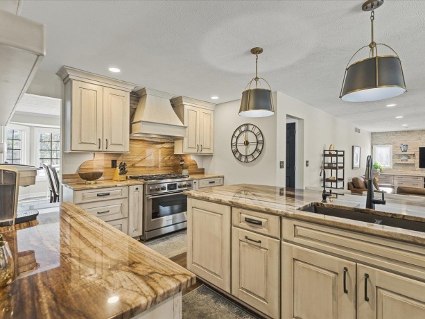 14161 Hickory Rise, ROSCOE, Illinois 61073, 5 Bedrooms Bedrooms, ,3 BathroomsBathrooms,House,For Sale,Hickory Rise,202507740