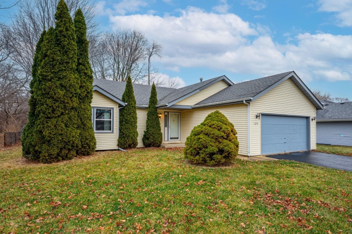 1219 6th, BELVIDERE, Illinois 61008, 2 Bedrooms Bedrooms, ,1 BathroomBathrooms,House,For Sale,6th,202507741