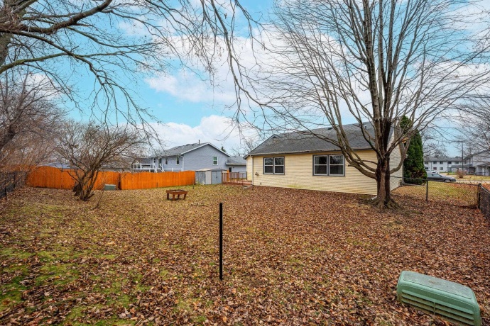 1219 6th, BELVIDERE, Illinois 61008, 2 Bedrooms Bedrooms, ,1 BathroomBathrooms,House,For Sale,6th,202507741