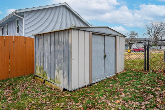 1219 6th, BELVIDERE, Illinois 61008, 2 Bedrooms Bedrooms, ,1 BathroomBathrooms,House,For Sale,6th,202507741