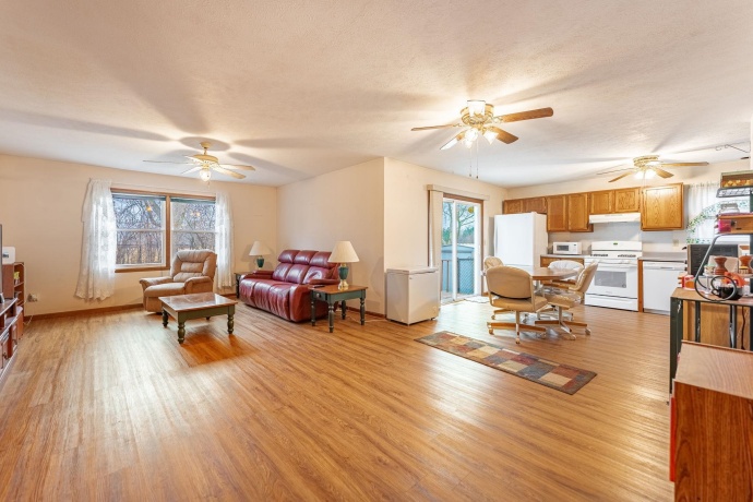 1219 6th, BELVIDERE, Illinois 61008, 2 Bedrooms Bedrooms, ,1 BathroomBathrooms,House,For Sale,6th,202507741