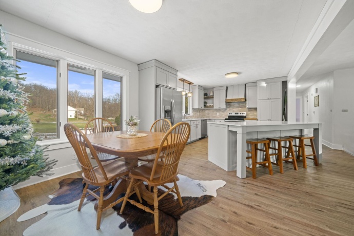 804 Jackson, OREGON, Illinois 61061, 4 Bedrooms Bedrooms, ,2 BathroomsBathrooms,House,For Sale,Jackson,202507742