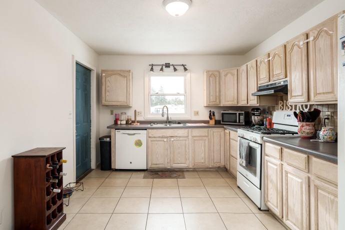 1020 PERRY, BELVIDERE, Illinois 61008, 4 Bedrooms Bedrooms, ,2 BathroomsBathrooms,House,For Sale,PERRY,202507746