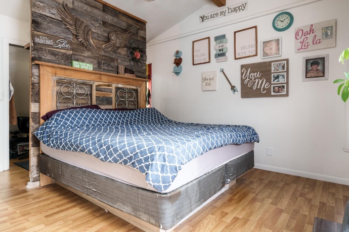 1020 PERRY, BELVIDERE, Illinois 61008, 4 Bedrooms Bedrooms, ,2 BathroomsBathrooms,House,For Sale,PERRY,202507746