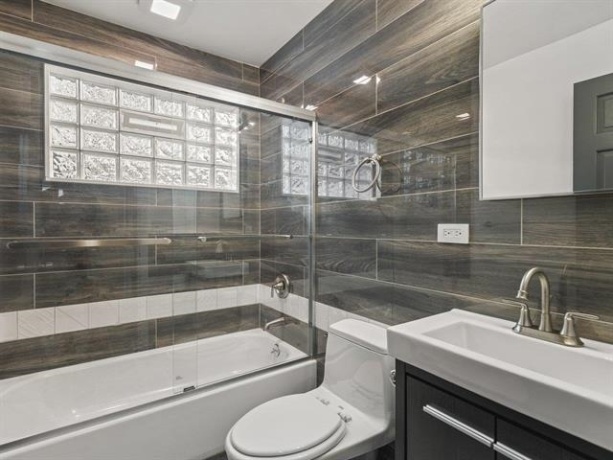 2205 Clover, ROCKFORD, Illinois 61102, 4 Bedrooms Bedrooms, ,2 BathroomsBathrooms,House,For Sale,Clover,202507749