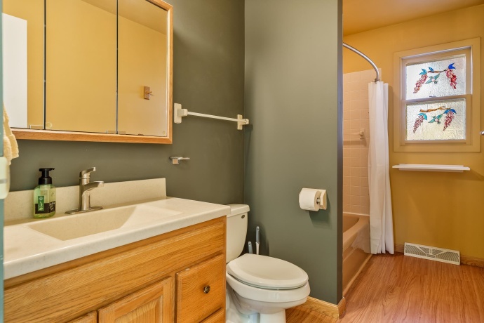 3107 La Salle, ROCKFORD, Illinois 61114, 5 Bedrooms Bedrooms, ,2 BathroomsBathrooms,House,For Sale,La Salle,202507081