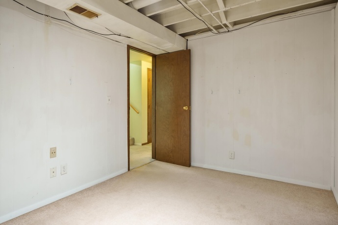 3107 La Salle, ROCKFORD, Illinois 61114, 5 Bedrooms Bedrooms, ,2 BathroomsBathrooms,House,For Sale,La Salle,202507081