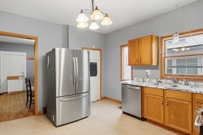 520 OTTAWA, DIXON, Illinois 61021, 3 Bedrooms Bedrooms, ,1 BathroomBathrooms,House,For Sale,OTTAWA,202507751