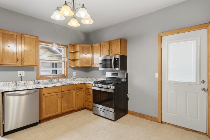 520 OTTAWA, DIXON, Illinois 61021, 3 Bedrooms Bedrooms, ,1 BathroomBathrooms,House,For Sale,OTTAWA,202507751