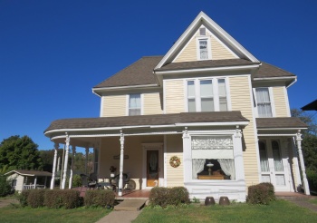 515 Park, GALENA, Illinois 61036, 4 Bedrooms Bedrooms, ,2 BathroomsBathrooms,House,For Sale,Park,202506299