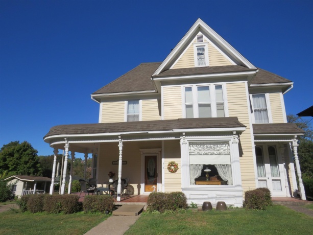 515 Park, GALENA, Illinois 61036, 4 Bedrooms Bedrooms, ,2 BathroomsBathrooms,House,For Sale,Park,202506299