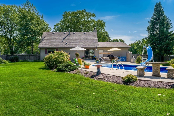 11748 Cedarbrook, ROSCOE, Illinois 61073, 3 Bedrooms Bedrooms, ,2 BathroomsBathrooms,House,For Sale,Cedarbrook,202507763