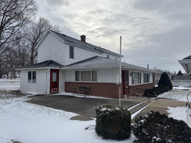 326 School, LANARK, Illinois 61046, 4 Bedrooms Bedrooms, ,2 BathroomsBathrooms,House,For Sale,School,202507768