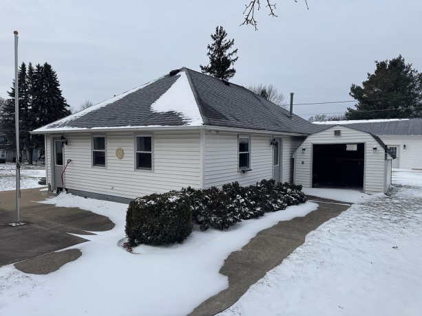 326 School, LANARK, Illinois 61046, 4 Bedrooms Bedrooms, ,2 BathroomsBathrooms,House,For Sale,School,202507768