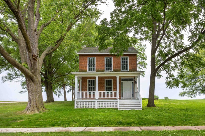 708 Gear, GALENA, Illinois 61036, 3 Bedrooms Bedrooms, ,1 BathroomBathrooms,House,For Sale,Gear,202504471