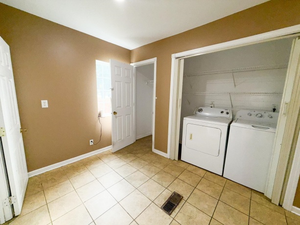 101 Chicago, DAVIS JUNCTION, Illinois 61020, 3 Bedrooms Bedrooms, ,2 BathroomsBathrooms,House,For Sale,Chicago,202506310