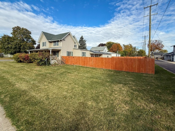 101 Chicago, DAVIS JUNCTION, Illinois 61020, 3 Bedrooms Bedrooms, ,2 BathroomsBathrooms,House,For Sale,Chicago,202506310