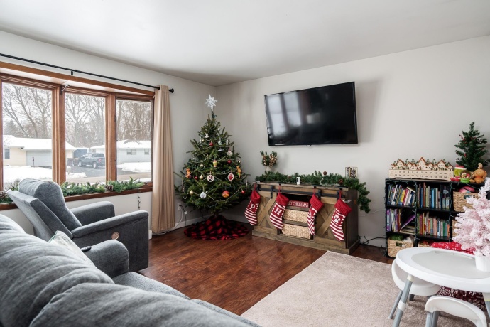 1517 Minns, MACHESNEY PARK, Illinois 61115, 3 Bedrooms Bedrooms, ,2 BathroomsBathrooms,House,For Sale,Minns,202507772