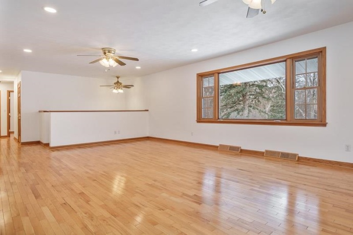 8611 Huber, BELVIDERE, Illinois 61008, 5 Bedrooms Bedrooms, ,3 BathroomsBathrooms,House,For Sale,Huber,202507775