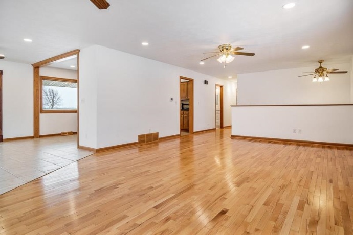 8611 Huber, BELVIDERE, Illinois 61008, 5 Bedrooms Bedrooms, ,3 BathroomsBathrooms,House,For Sale,Huber,202507775