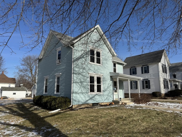 303 Pearl, LANARK, Illinois 61046, 2 Bedrooms Bedrooms, ,1 BathroomBathrooms,House,For Sale,Pearl,202600007