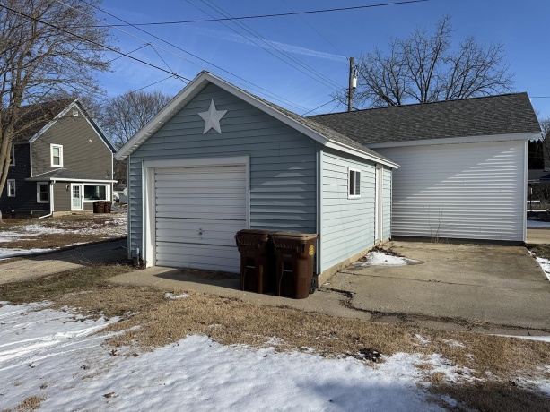 303 Pearl, LANARK, Illinois 61046, 2 Bedrooms Bedrooms, ,1 BathroomBathrooms,House,For Sale,Pearl,202600007