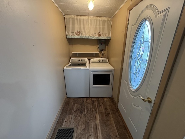 303 Pearl, LANARK, Illinois 61046, 2 Bedrooms Bedrooms, ,1 BathroomBathrooms,House,For Sale,Pearl,202600007