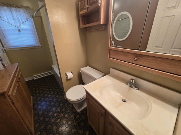 1002 Fieldcrest, ROCKFORD, Illinois 61101, 3 Bedrooms Bedrooms, ,1 BathroomBathrooms,House,For Sale,Fieldcrest,202600008