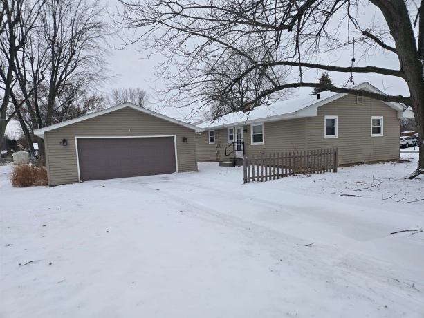 1002 Fieldcrest, ROCKFORD, Illinois 61101, 3 Bedrooms Bedrooms, ,1 BathroomBathrooms,House,For Sale,Fieldcrest,202600008