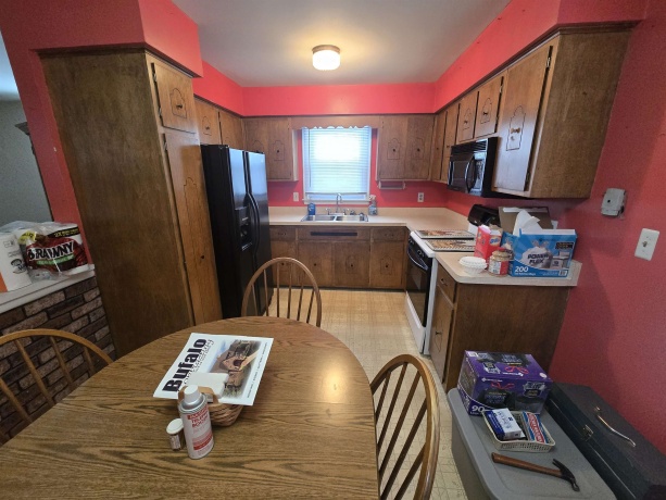 1002 Fieldcrest, ROCKFORD, Illinois 61101, 3 Bedrooms Bedrooms, ,1 BathroomBathrooms,House,For Sale,Fieldcrest,202600008