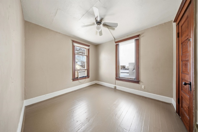 108-110 Iroquois, FREEPORT, Illinois 61032, ,2 Units,For Sale,Iroquois,202600011