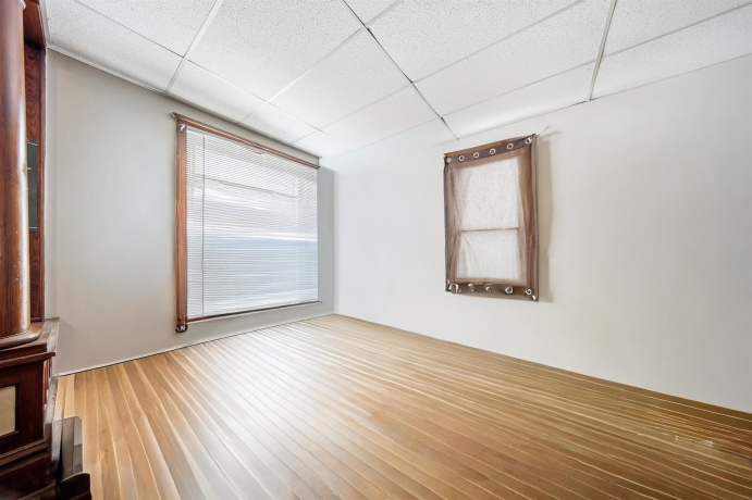 108-110 Iroquois, FREEPORT, Illinois 61032, ,2 Units,For Sale,Iroquois,202600011