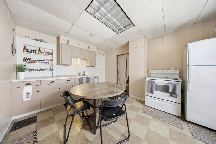 108-110 Iroquois, FREEPORT, Illinois 61032, ,2 Units,For Sale,Iroquois,202600011