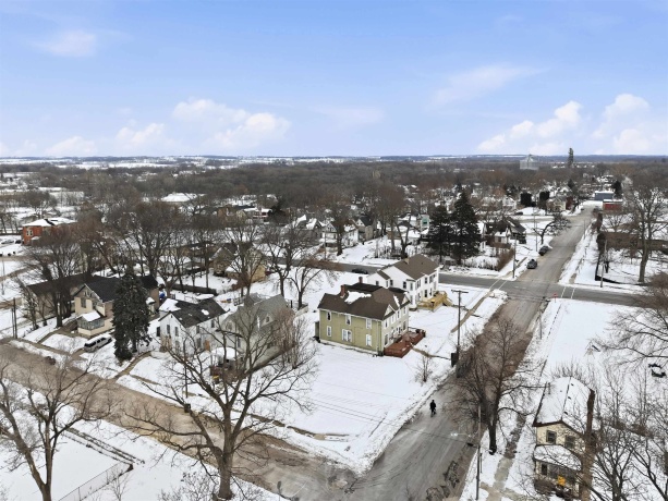 108-110 Iroquois, FREEPORT, Illinois 61032, ,2 Units,For Sale,Iroquois,202600011