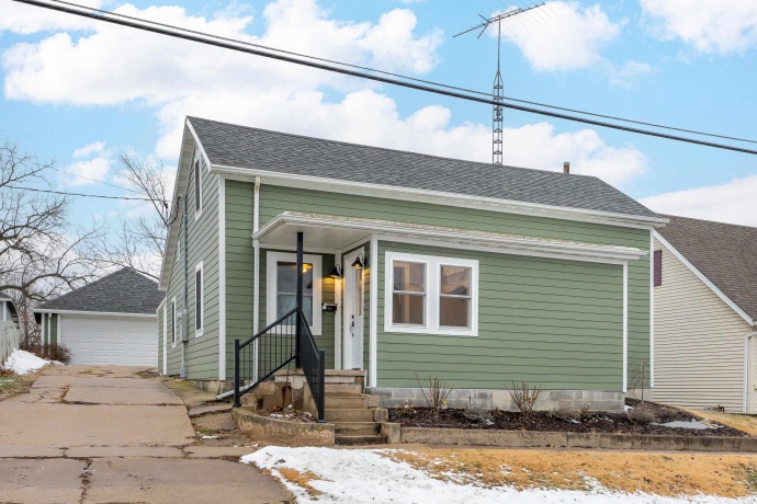 803 Ridge, GALENA, Illinois 61036, 3 Bedrooms Bedrooms, ,1 BathroomBathrooms,House,For Sale,Ridge,202600015