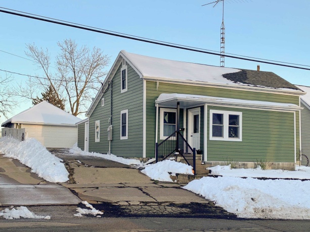 803 Ridge, GALENA, Illinois 61036, 3 Bedrooms Bedrooms, ,1 BathroomBathrooms,House,For Sale,Ridge,202600015