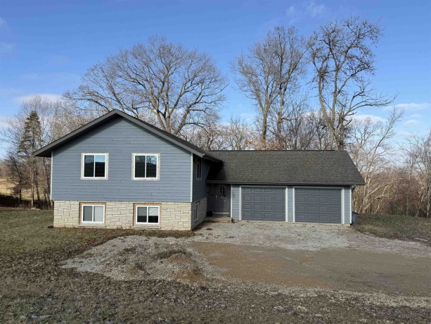 12750 W Cross, GALENA, Illinois 61036, 2 Bedrooms Bedrooms, ,2 BathroomsBathrooms,House,For Sale,W Cross,202600016