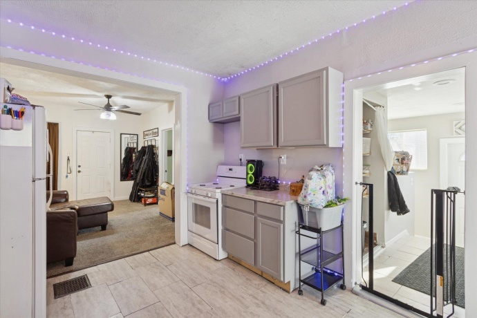 418 Adams, ROCKFORD, Illinois 61107, 3 Bedrooms Bedrooms, ,1 BathroomBathrooms,House,For Sale,Adams,202600020