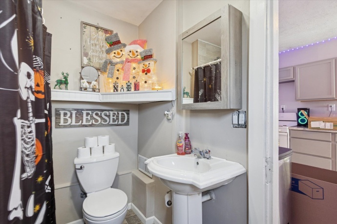 418 Adams, ROCKFORD, Illinois 61107, 3 Bedrooms Bedrooms, ,1 BathroomBathrooms,House,For Sale,Adams,202600020