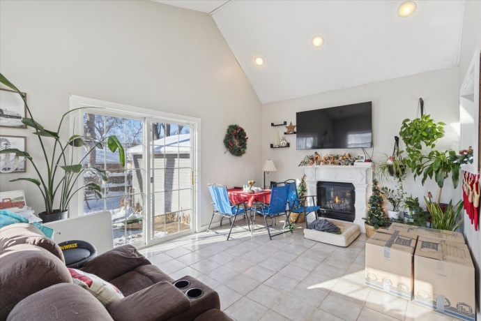 418 Adams, ROCKFORD, Illinois 61107, 3 Bedrooms Bedrooms, ,1 BathroomBathrooms,House,For Sale,Adams,202600020