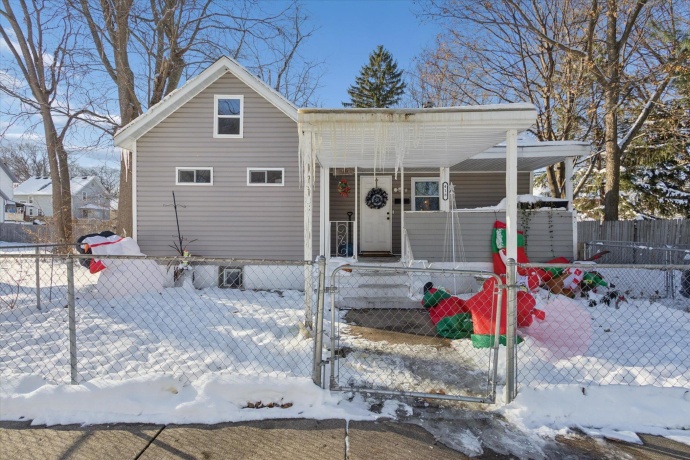 418 Adams, ROCKFORD, Illinois 61107, 3 Bedrooms Bedrooms, ,1 BathroomBathrooms,House,For Sale,Adams,202600020