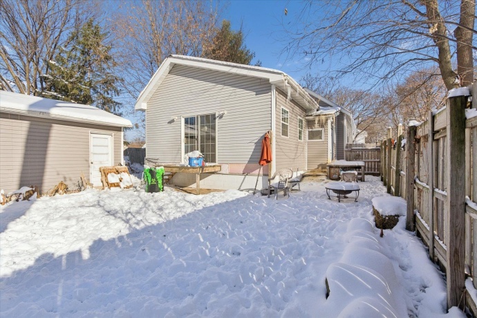 418 Adams, ROCKFORD, Illinois 61107, 3 Bedrooms Bedrooms, ,1 BathroomBathrooms,House,For Sale,Adams,202600020