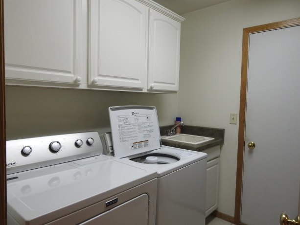 910 High Point, ROCKTON, Illinois 61072, 2 Bedrooms Bedrooms, ,2 BathroomsBathrooms,Condominium,For Sale,High Point,202600021