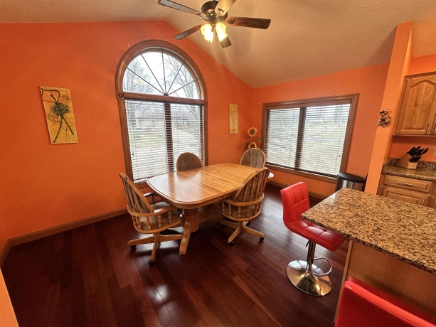 734 Canterbury, FREEPORT, Illinois 61032, 2 Bedrooms Bedrooms, ,3 BathroomsBathrooms,House,For Sale,Canterbury,202407074