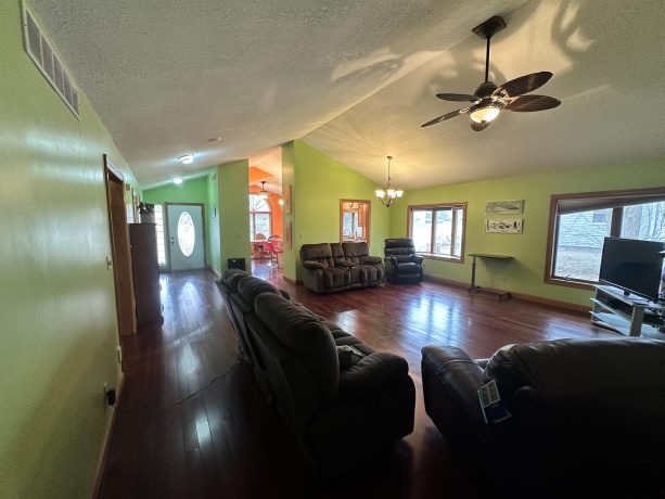 734 Canterbury, FREEPORT, Illinois 61032, 2 Bedrooms Bedrooms, ,3 BathroomsBathrooms,House,For Sale,Canterbury,202407074