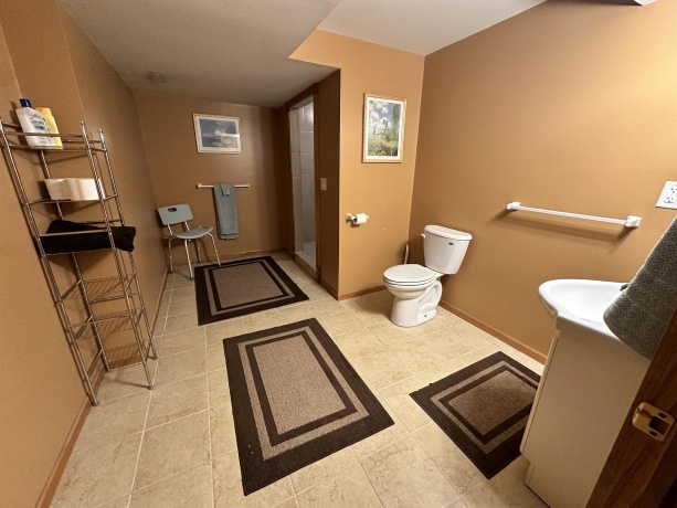 734 Canterbury, FREEPORT, Illinois 61032, 2 Bedrooms Bedrooms, ,3 BathroomsBathrooms,House,For Sale,Canterbury,202407074