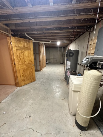 734 Canterbury, FREEPORT, Illinois 61032, 2 Bedrooms Bedrooms, ,3 BathroomsBathrooms,House,For Sale,Canterbury,202407074