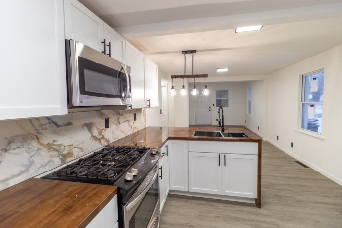 821 Sawyer, ROCKFORD, Illinois 61109, 2 Bedrooms Bedrooms, ,1 BathroomBathrooms,House,For Sale,Sawyer,202600049